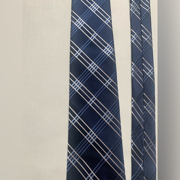 Michael Kors 100% Silk Men's Neck Tie - Picture 2 of 5